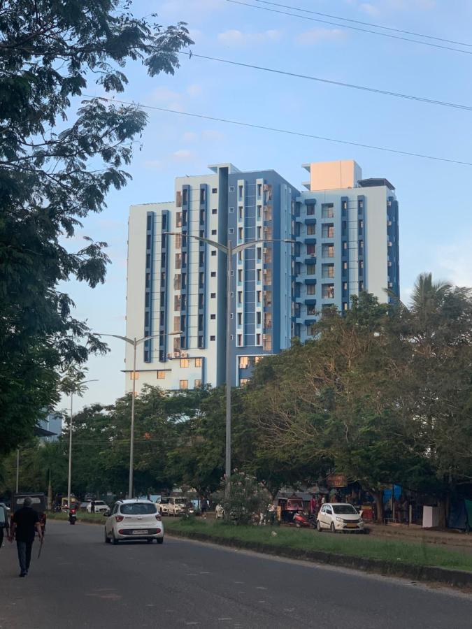 Blueberry Apartments Kochi Екстер'єр фото